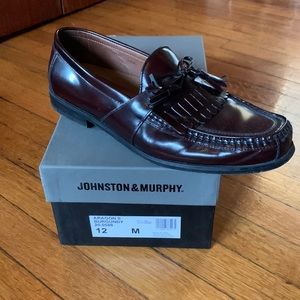 Gently worn, kept in original box, smoke free/pet free home